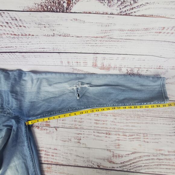Hudson Barbara High Waist Distressed Crop Jeans Busted Knee Size 31 - Picture 12 of 12